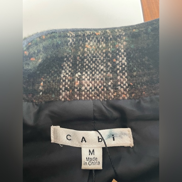 Cabi Women’s Sleeveless Jacket Size M Green Plaid - Picture 2 of 5